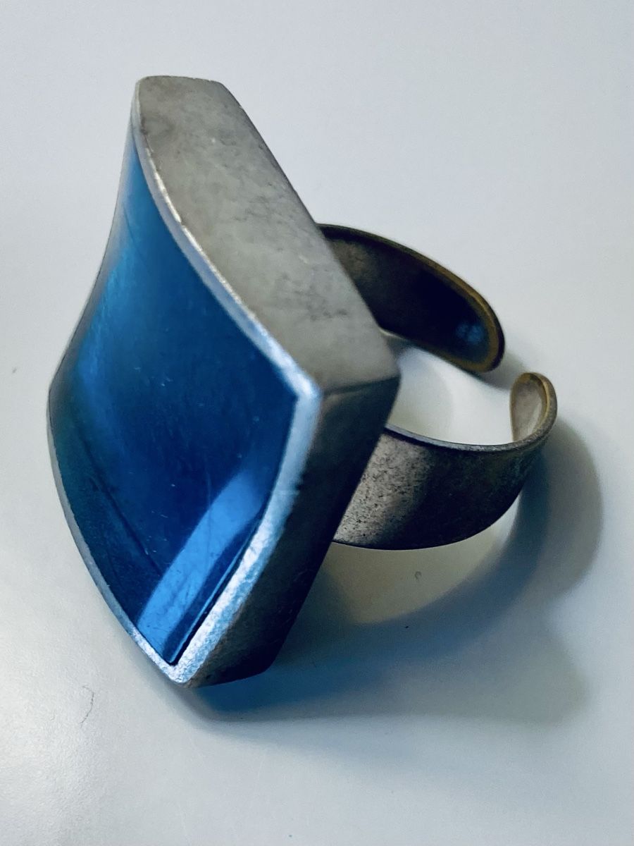 Bagues: Silberring mit blauem Glasstein, Grösse verstellbar – D'occasion à Basel par elocin4791 1
